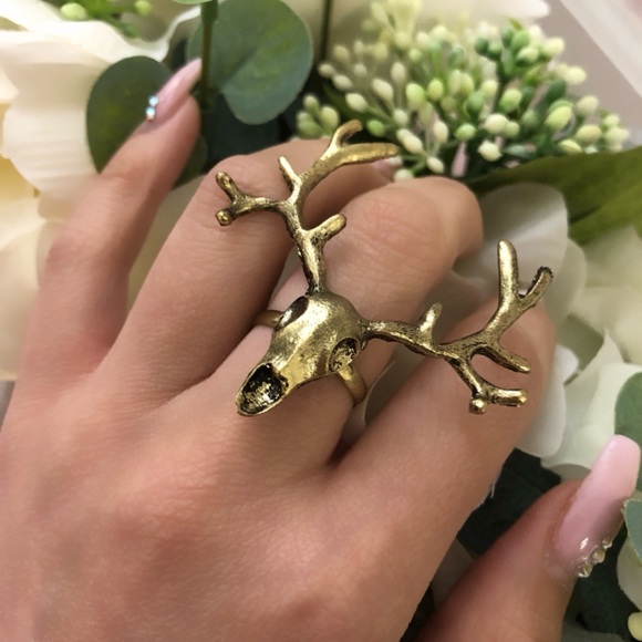 Jewelry - NWT 🎉HOST PICK🎉 Gold Tone Antler Ring